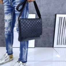 루* 디스트릭트 다미에 MM 크로스백 레더 블랙 N41038