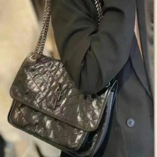생** 23SS 니키 미디엄 체인 빈티지 레더 숄더백 6331580EN041000